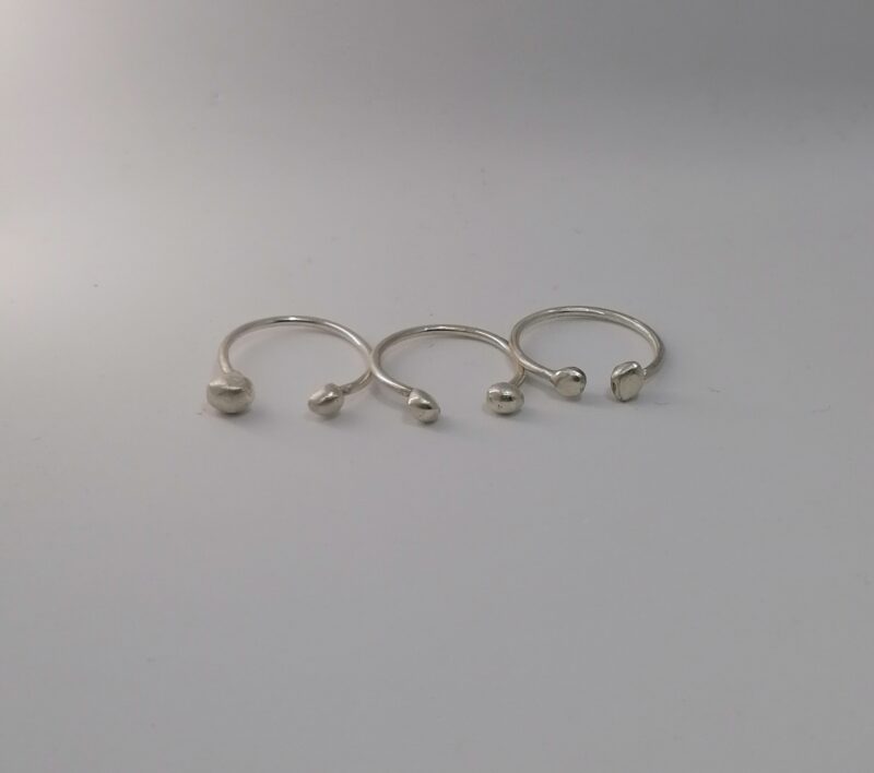 set3ringssilverpebblesa