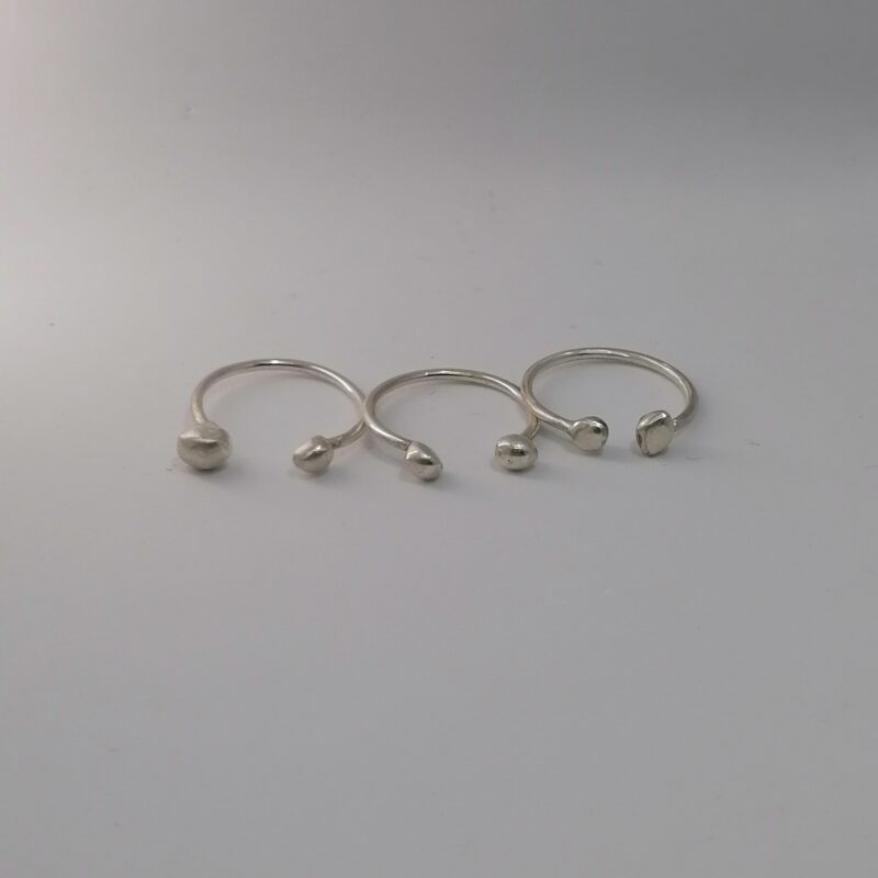 set3ringssilverpebblesa