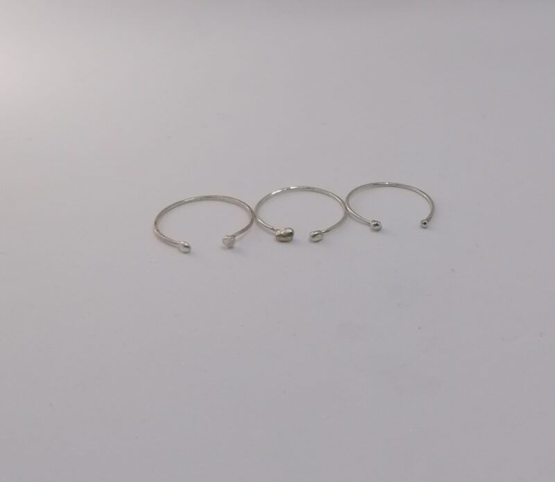 set3ringsslimsilverpebbles 1