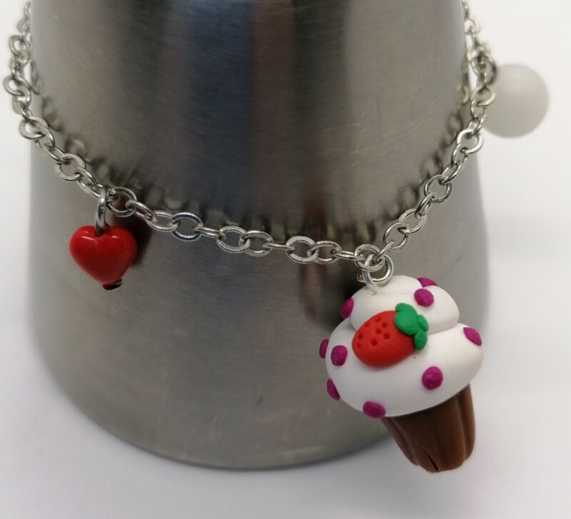 swbraccupcakevanillastrawberry 1