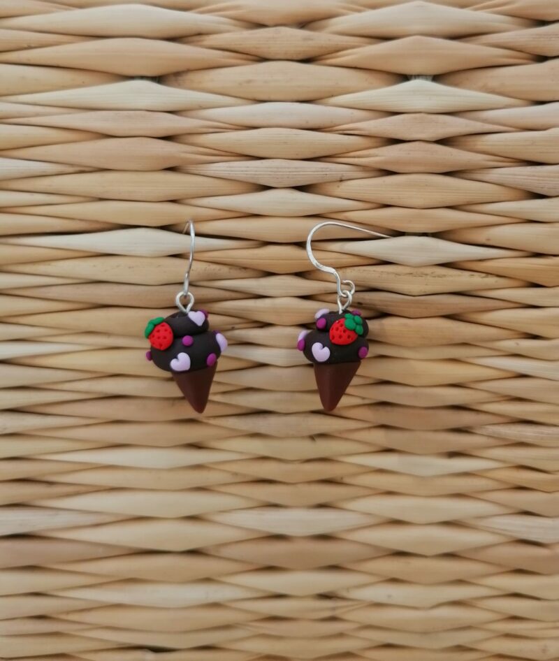 swpendearconechokostrawberries1 1 scaled