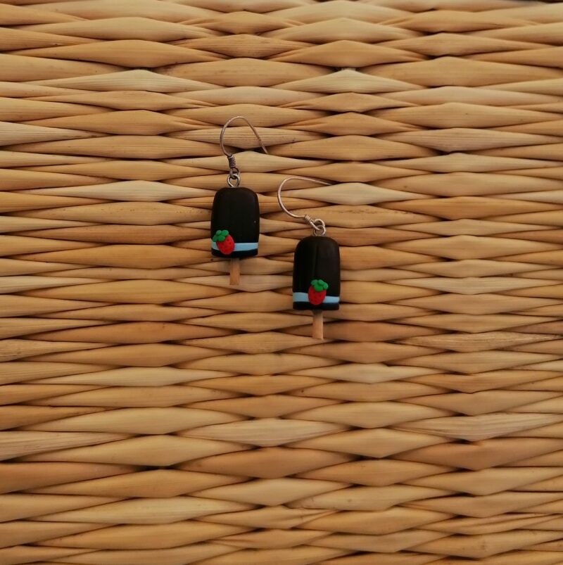 swpendearicestickchokostrawberries1 1