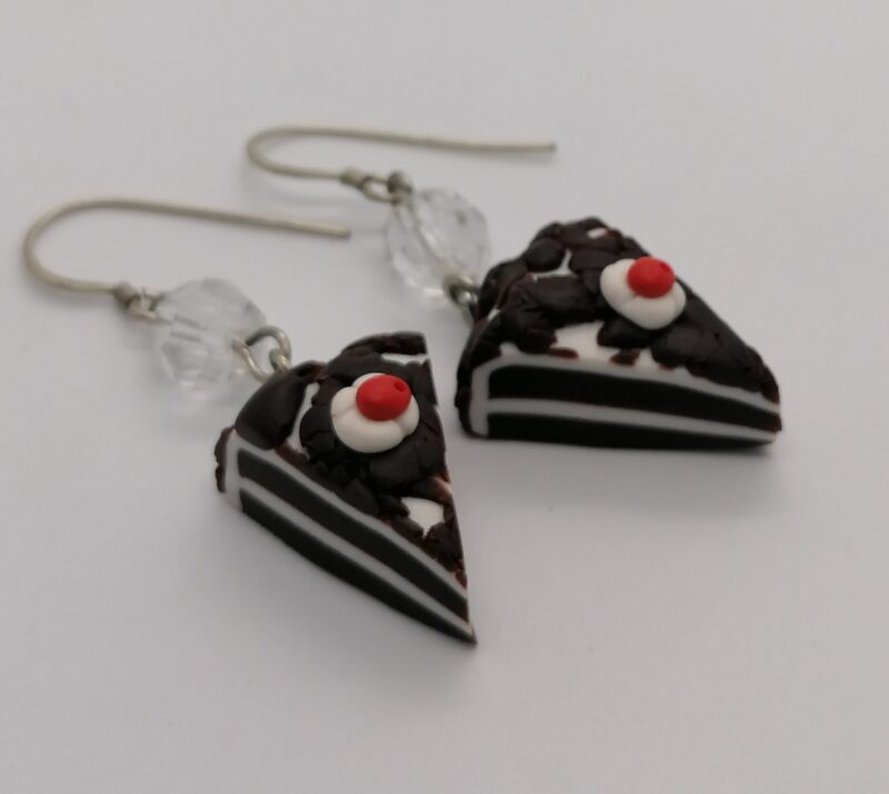 swpendeartortachokocherry1 1